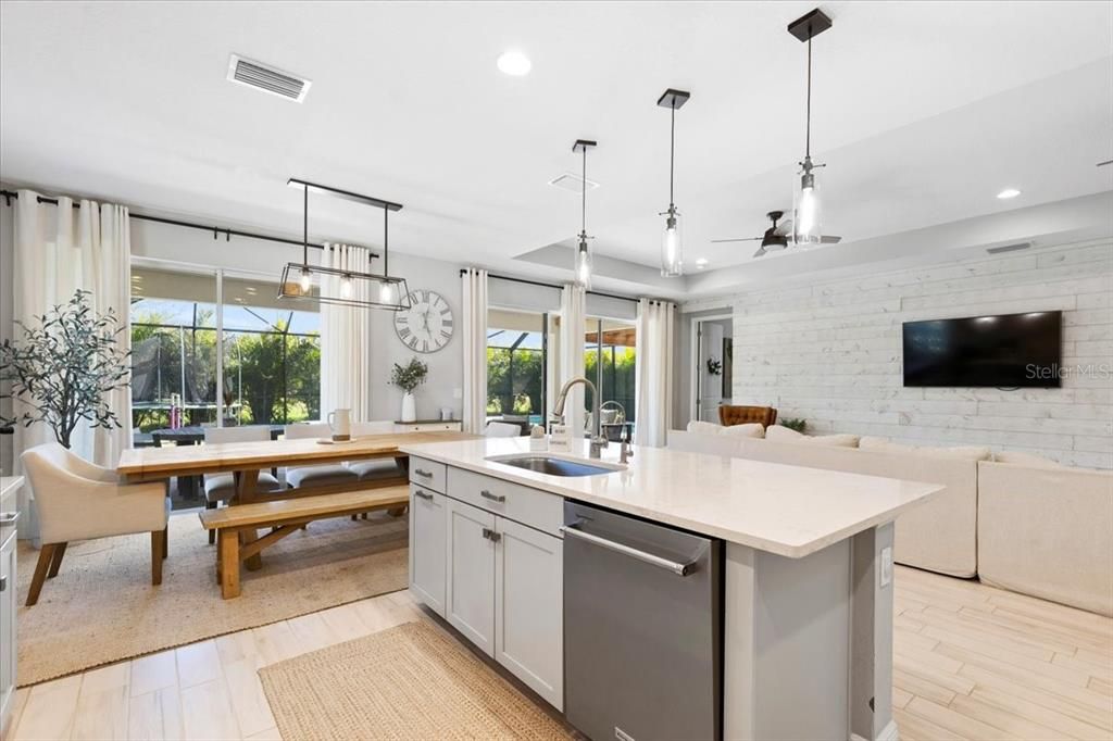 待售: $850,000 (4 贝兹, 3 浴室, 2299 平方英尺)