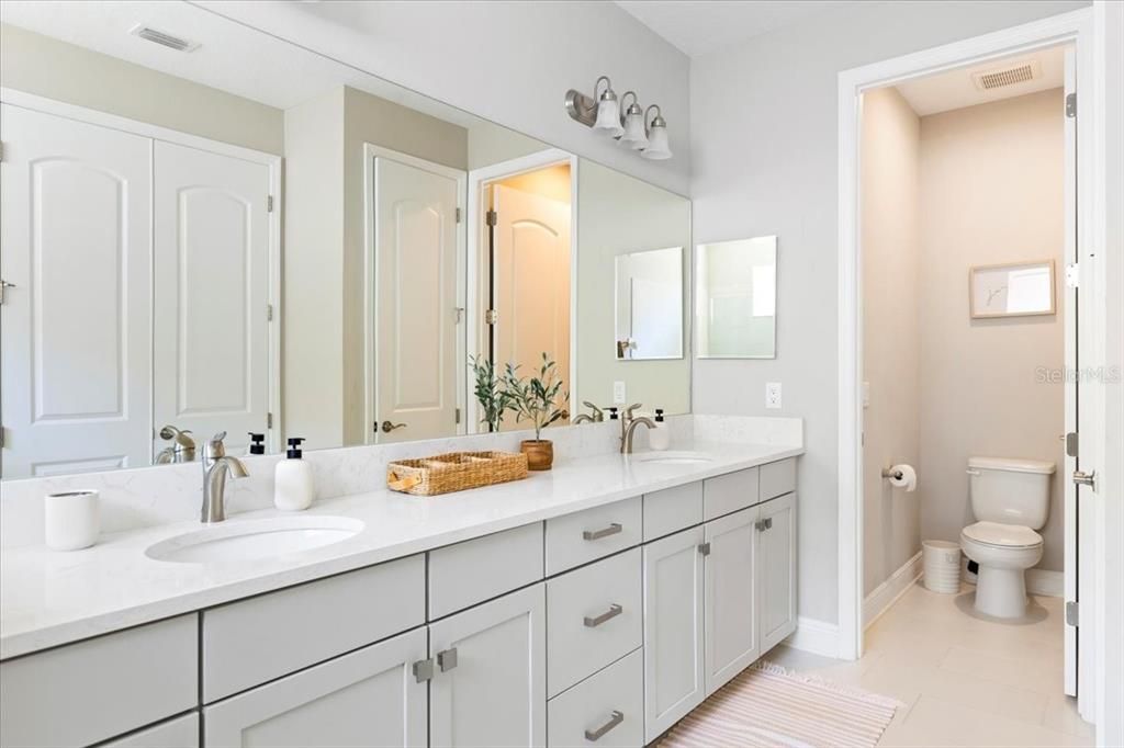 待售: $850,000 (4 贝兹, 3 浴室, 2299 平方英尺)