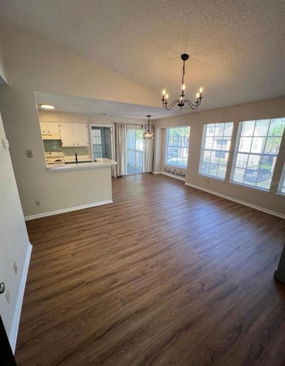 出租: $1,850 (2 贝兹, 2 浴室, 836 平方英尺)