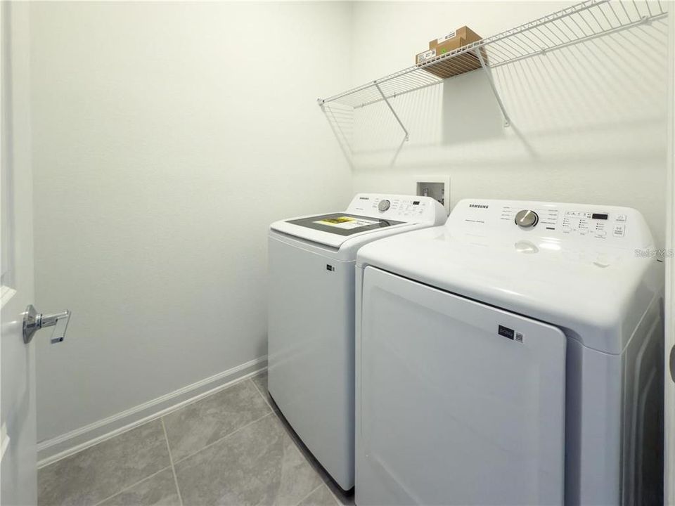 Activo con contrato: $2,450 (3 camas, 2 baños, 1652 Pies cuadrados)