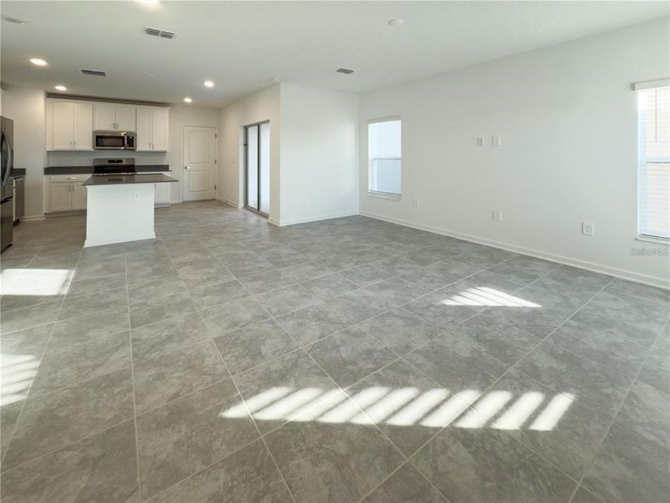 For Rent: $2,550 (3 beds, 2 baths, 1652 Square Feet)