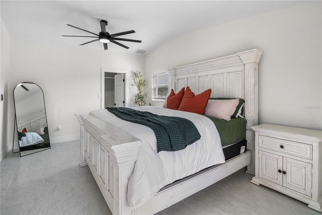 For Sale: $1,100,000 (3 beds, 3 baths, 1951 Square Feet)