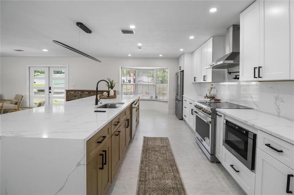 For Sale: $1,100,000 (3 beds, 3 baths, 1951 Square Feet)