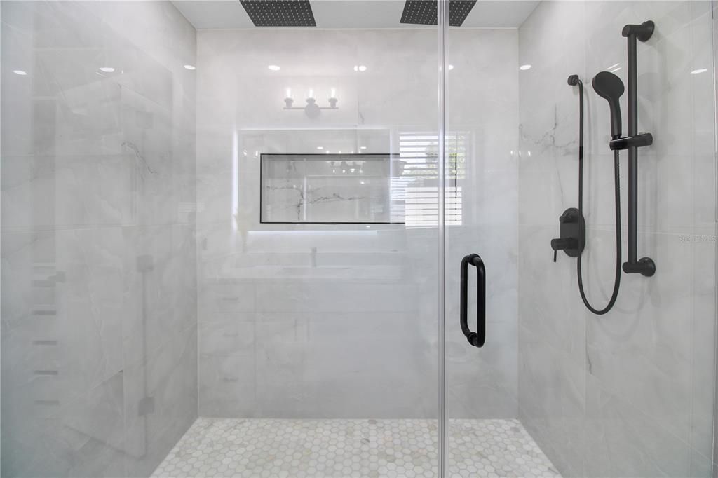 For Sale: $1,100,000 (3 beds, 3 baths, 1951 Square Feet)