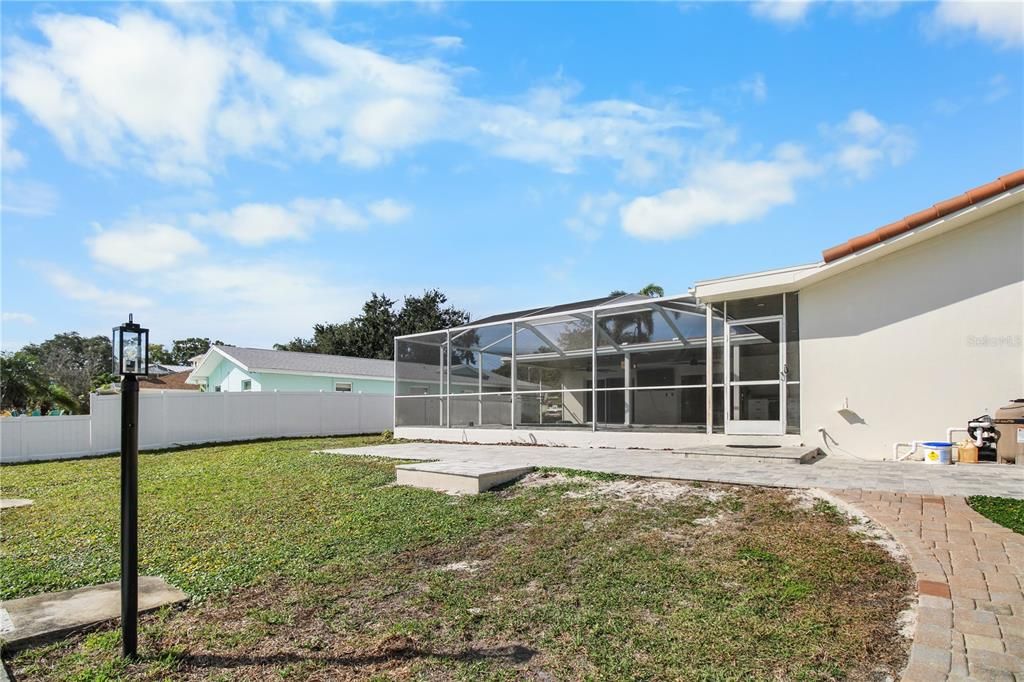 For Sale: $1,100,000 (3 beds, 3 baths, 1951 Square Feet)