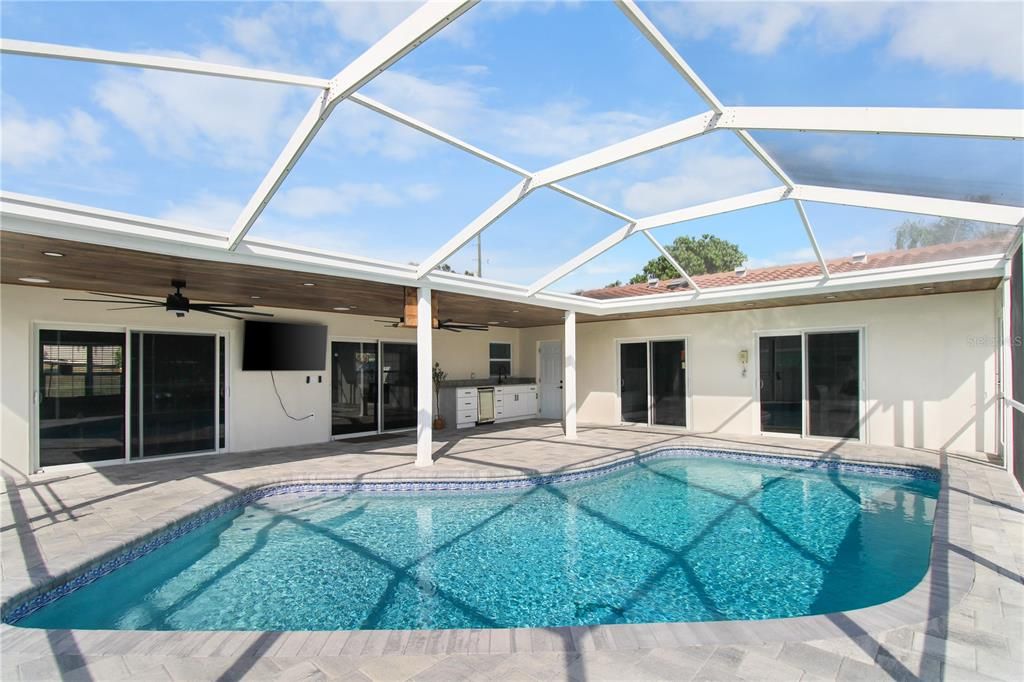 For Sale: $1,100,000 (3 beds, 3 baths, 1951 Square Feet)