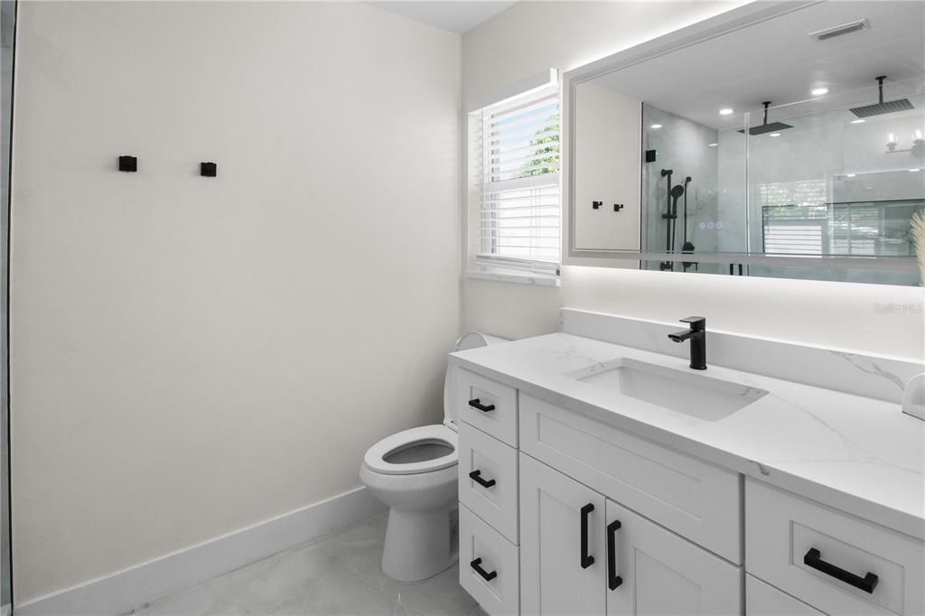 For Sale: $1,100,000 (3 beds, 3 baths, 1951 Square Feet)