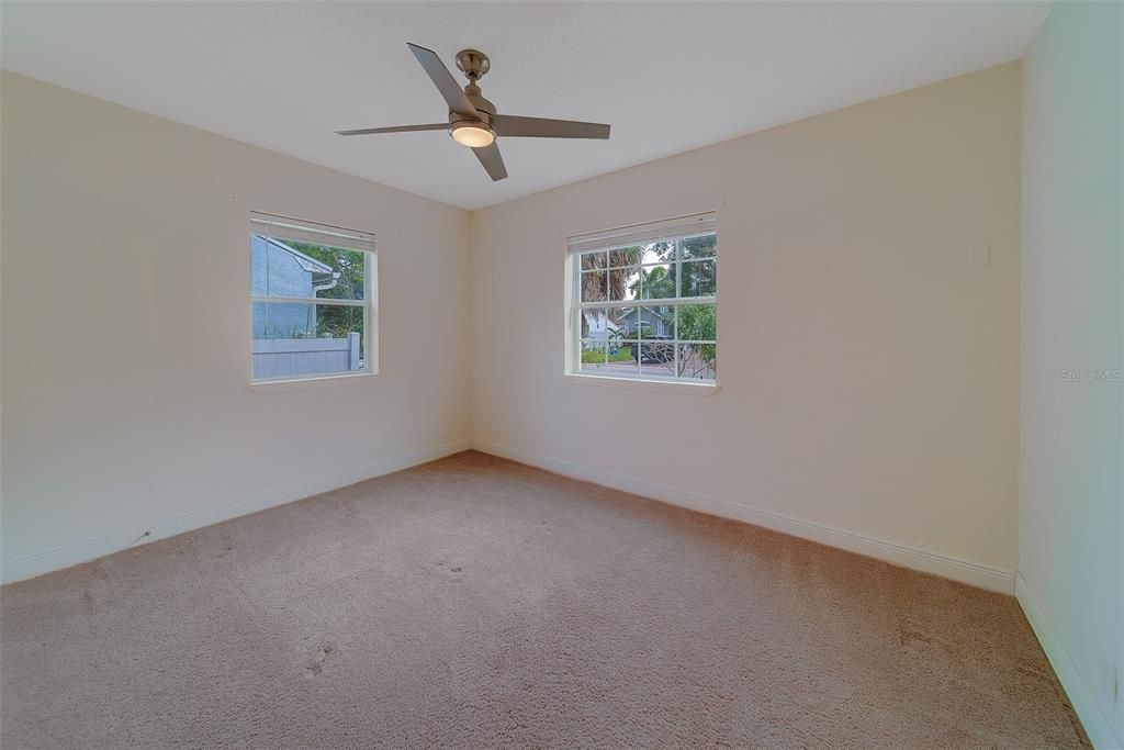 En Venta: $650,000 (3 camas, 2 baños, 1402 Pies cuadrados)