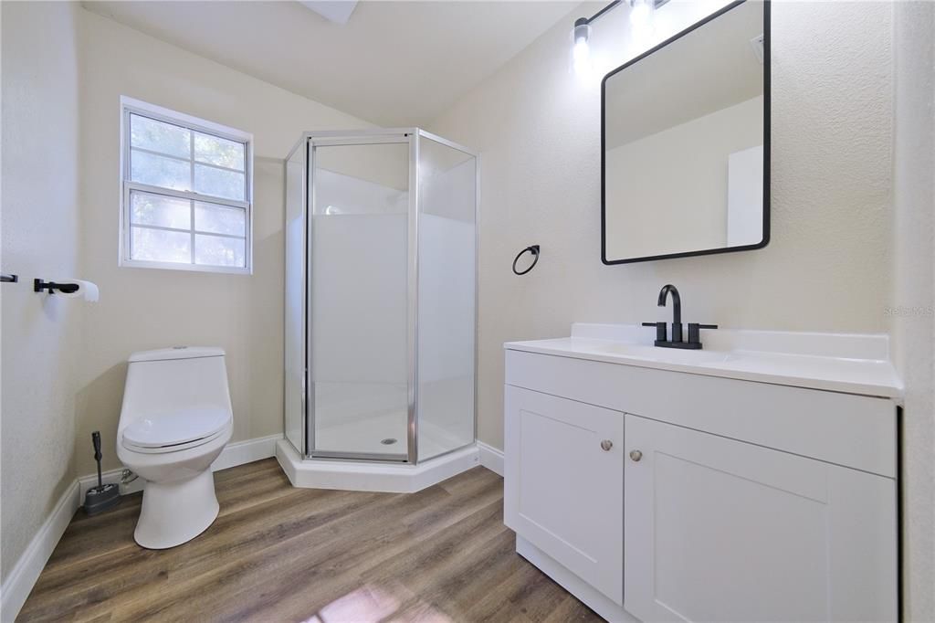 For Sale: $174,900 (2 beds, 1 baths, 672 Square Feet)