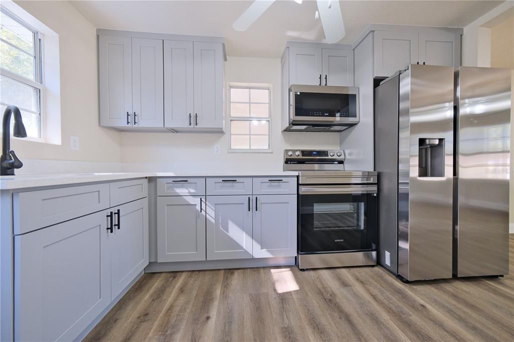 For Sale: $174,900 (2 beds, 1 baths, 672 Square Feet)