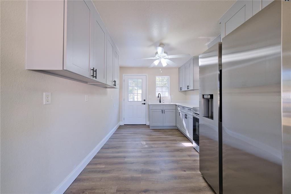 For Sale: $174,900 (2 beds, 1 baths, 672 Square Feet)