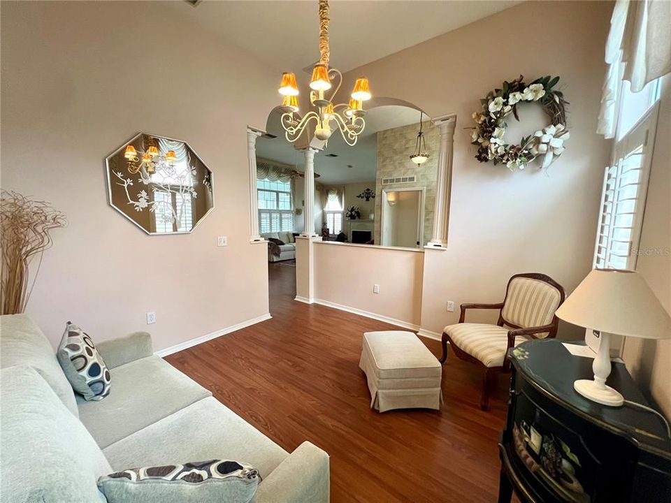 待售: $285,000 (2 贝兹, 2 浴室, 1745 平方英尺)