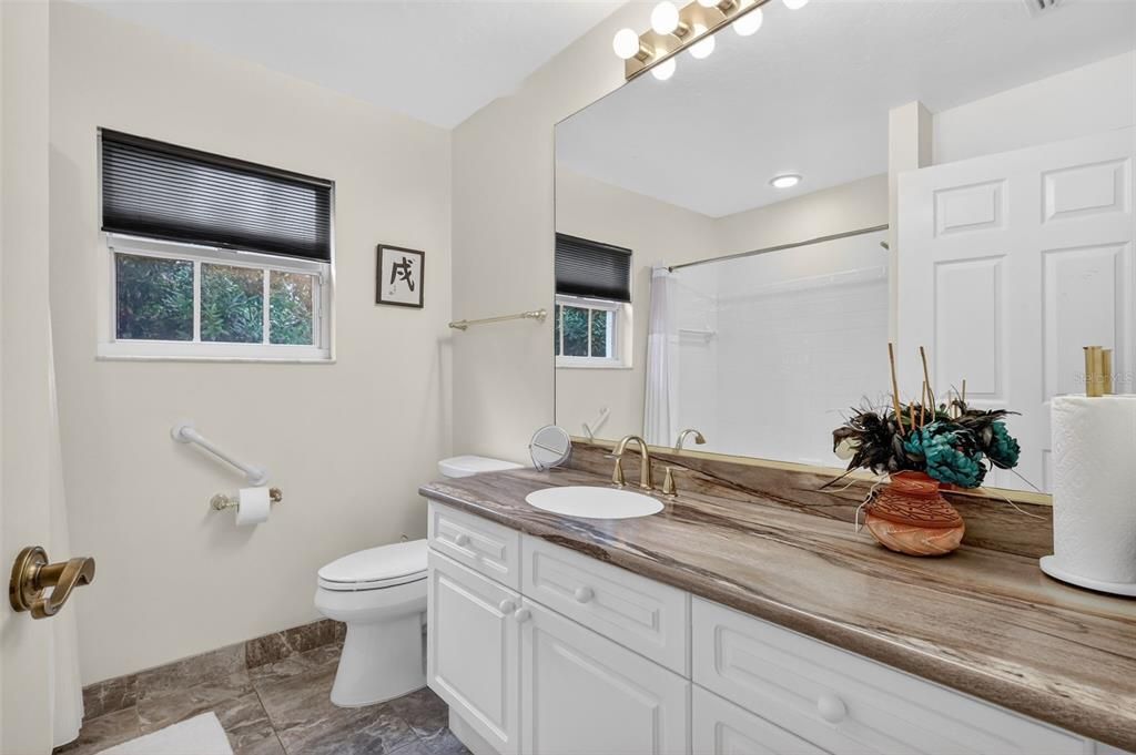 For Sale: $549,500 (2 beds, 2 baths, 2358 Square Feet)