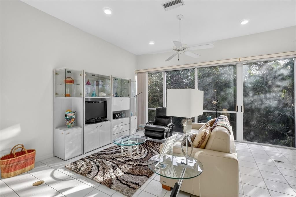 For Sale: $549,500 (2 beds, 2 baths, 2358 Square Feet)