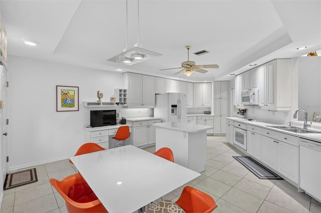 For Sale: $549,500 (2 beds, 2 baths, 2358 Square Feet)