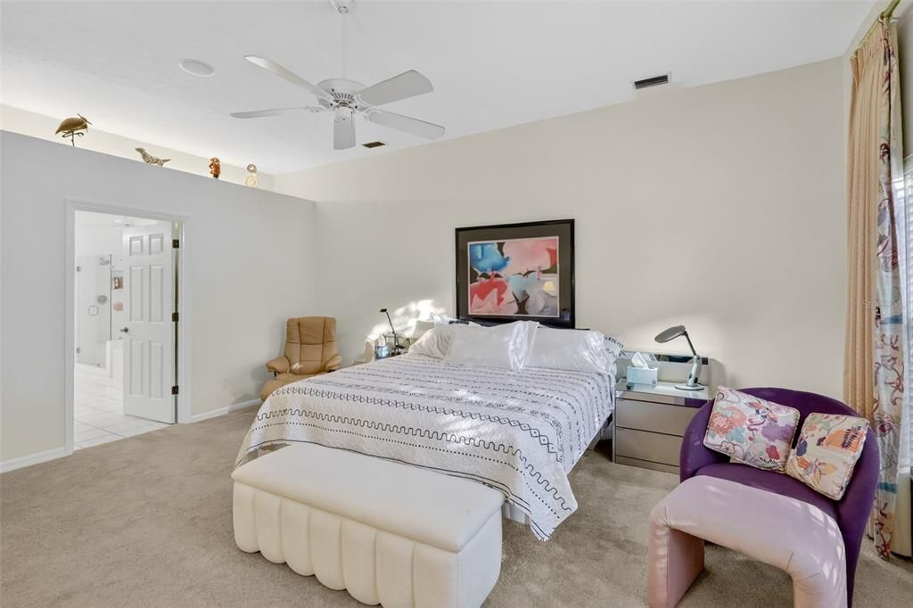 For Sale: $549,500 (2 beds, 2 baths, 2358 Square Feet)