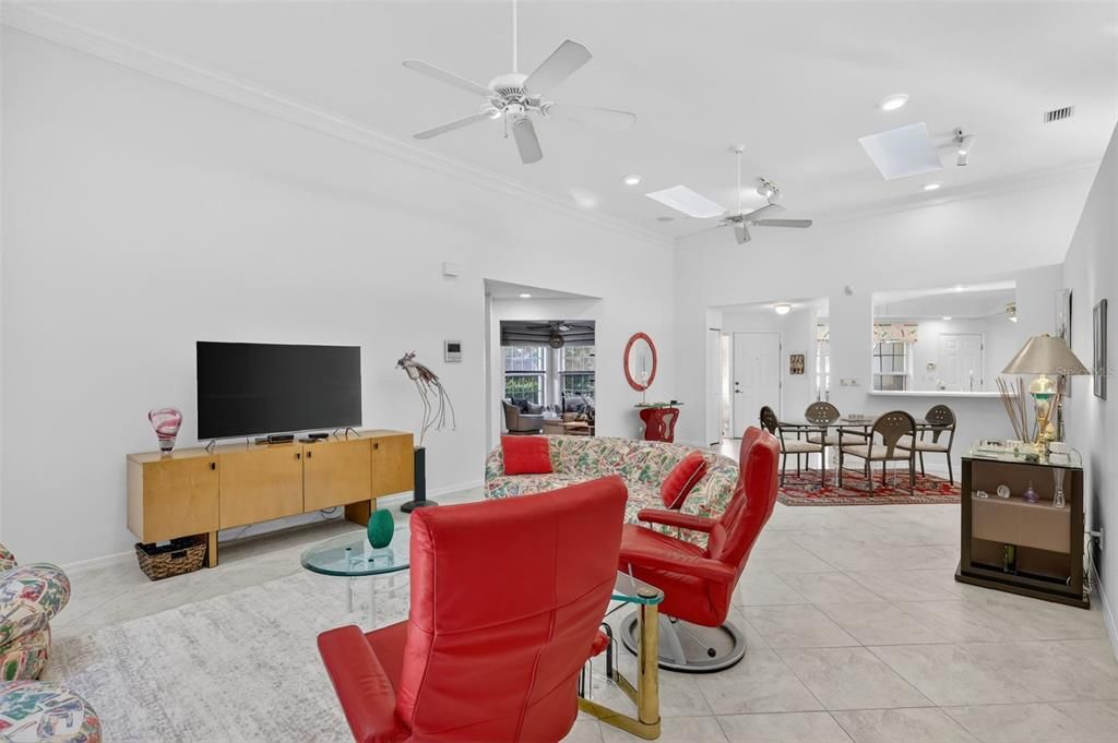 For Sale: $549,500 (2 beds, 2 baths, 2358 Square Feet)