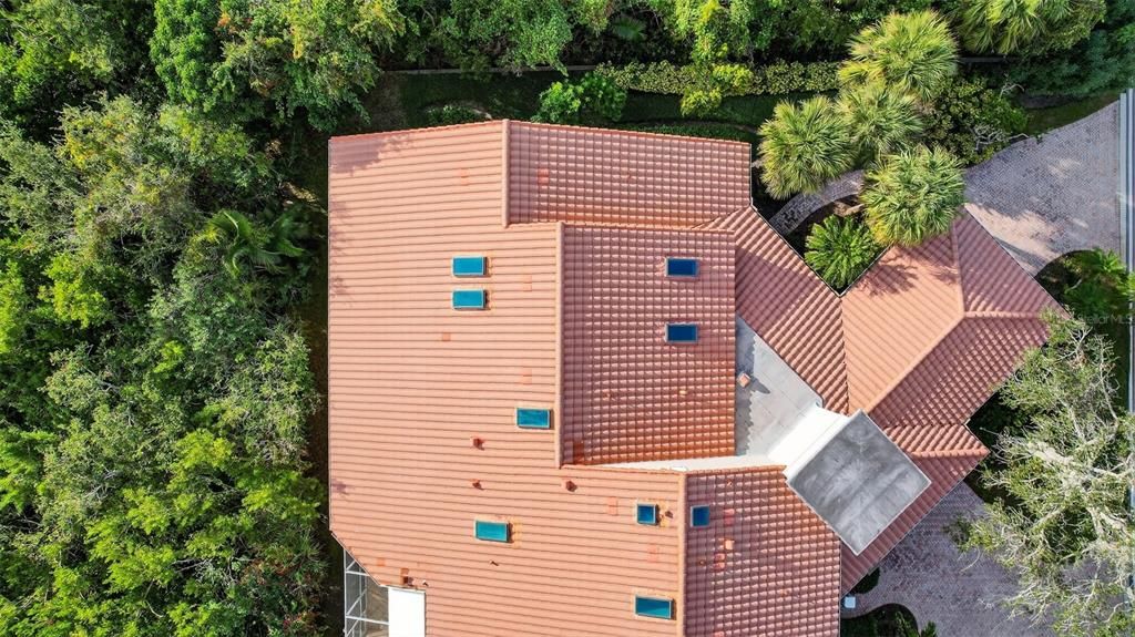 For Sale: $549,500 (2 beds, 2 baths, 2358 Square Feet)