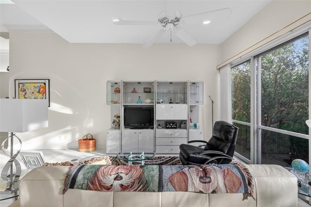 For Sale: $549,500 (2 beds, 2 baths, 2358 Square Feet)