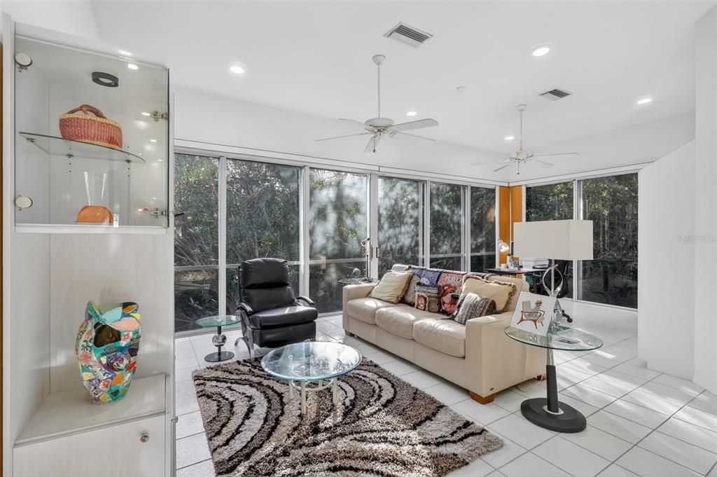 For Sale: $549,500 (2 beds, 2 baths, 2358 Square Feet)