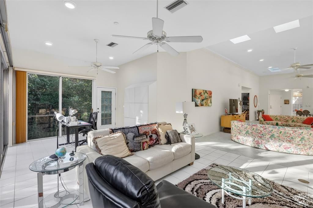 For Sale: $549,500 (2 beds, 2 baths, 2358 Square Feet)