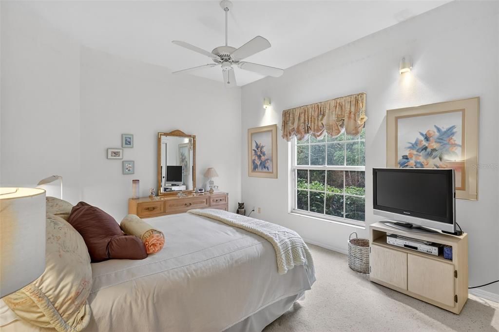 For Sale: $549,500 (2 beds, 2 baths, 2358 Square Feet)