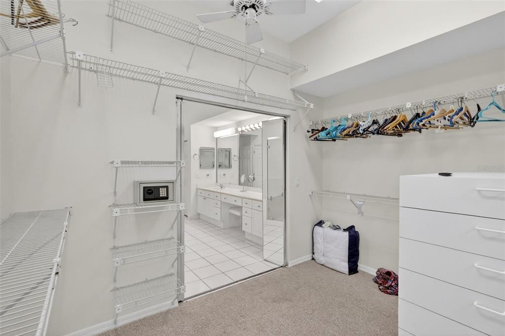 For Sale: $549,500 (2 beds, 2 baths, 2358 Square Feet)