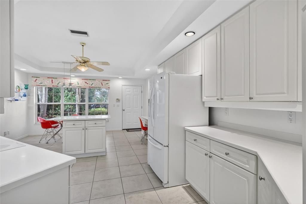 For Sale: $549,500 (2 beds, 2 baths, 2358 Square Feet)