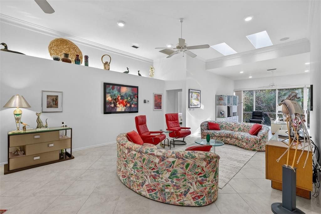 For Sale: $549,500 (2 beds, 2 baths, 2358 Square Feet)