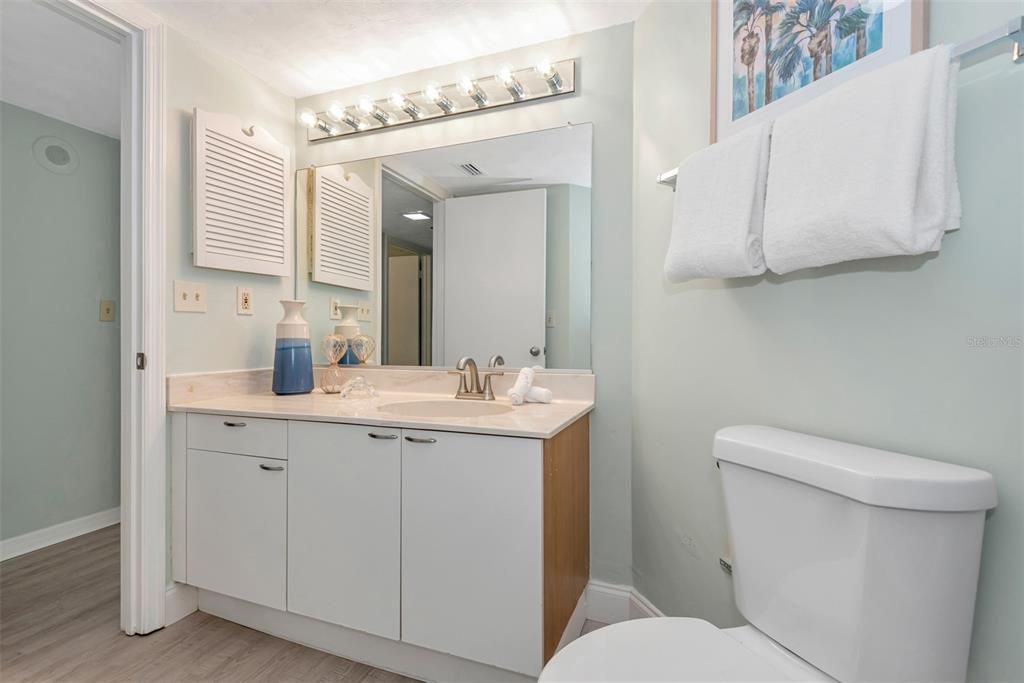 На продажу: $279,000 (2 спален, 2 ванн, 1189 Квадратных фут)