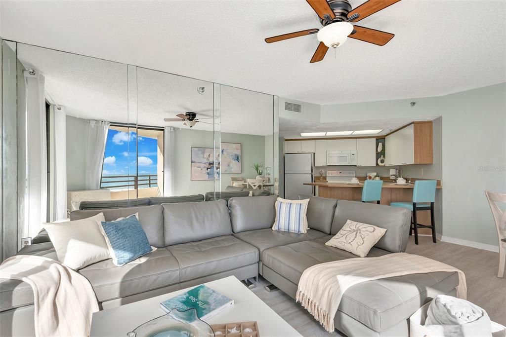 На продажу: $279,000 (2 спален, 2 ванн, 1189 Квадратных фут)