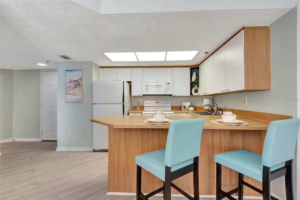 На продажу: $279,000 (2 спален, 2 ванн, 1189 Квадратных фут)