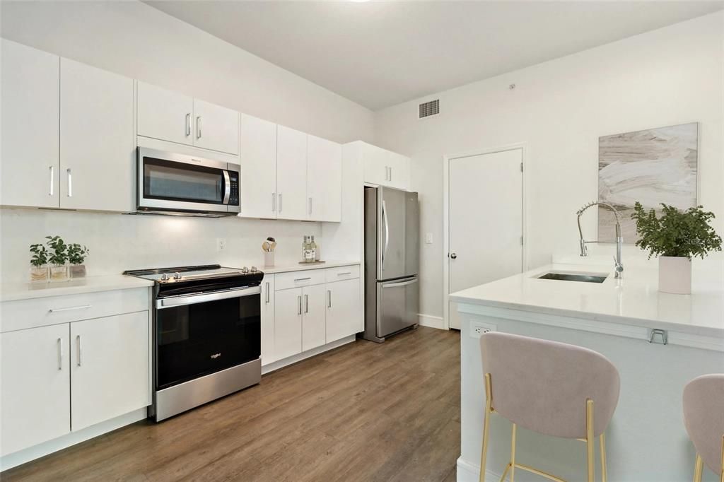 For Rent: $1,615 (1 beds, 1 baths, 638 Square Feet)