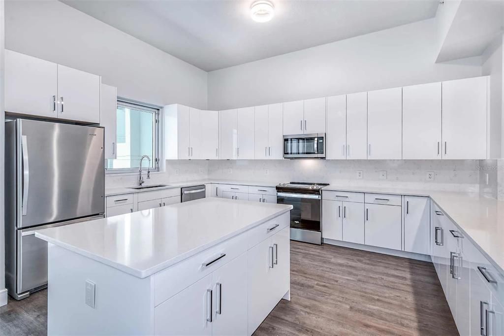 For Rent: $1,615 (1 beds, 1 baths, 638 Square Feet)