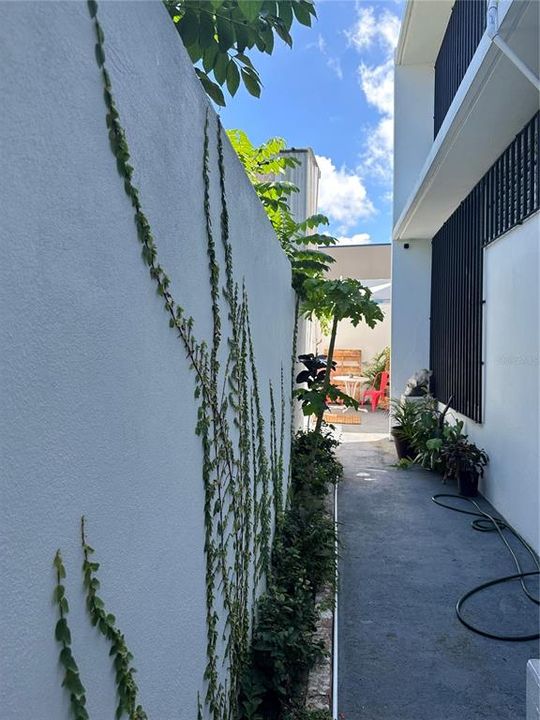 В аренду: $875 (1 спален, 1 ванн, 200 Квадратных фут)