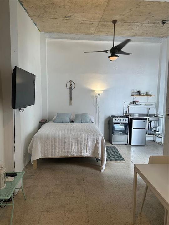 В аренду: $875 (1 спален, 1 ванн, 200 Квадратных фут)