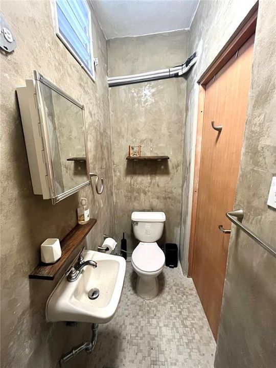 В аренду: $875 (1 спален, 1 ванн, 200 Квадратных фут)