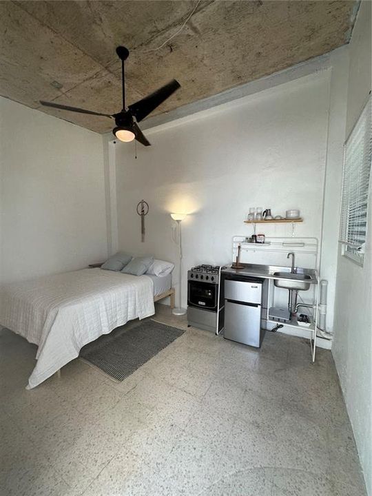 В аренду: $875 (1 спален, 1 ванн, 200 Квадратных фут)