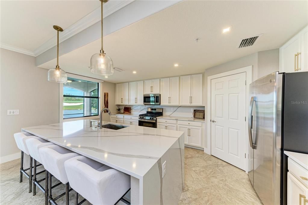 For Sale: $615,000 (3 beds, 2 baths, 1786 Square Feet)