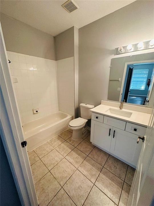 For Rent: $1,950 (3 beds, 2 baths, 1408 Square Feet)