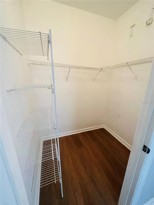 For Rent: $1,950 (3 beds, 2 baths, 1408 Square Feet)