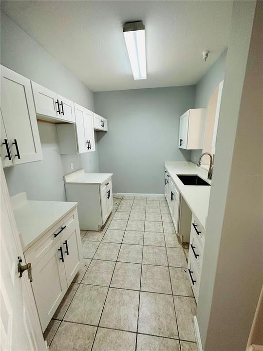 For Rent: $1,950 (3 beds, 2 baths, 1408 Square Feet)