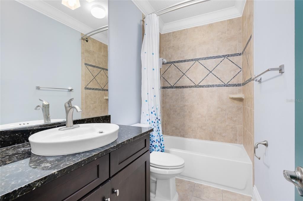 出租: $4,500 (4 贝兹, 3 浴室, 2955 平方英尺)