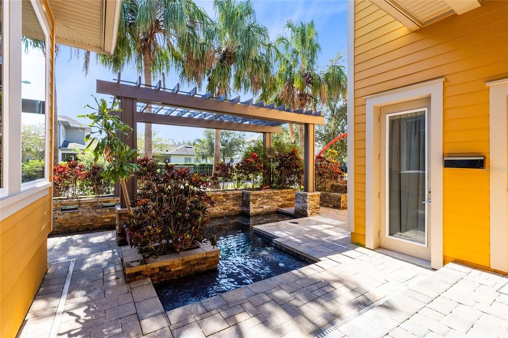 出租: $4,500 (4 贝兹, 3 浴室, 2955 平方英尺)