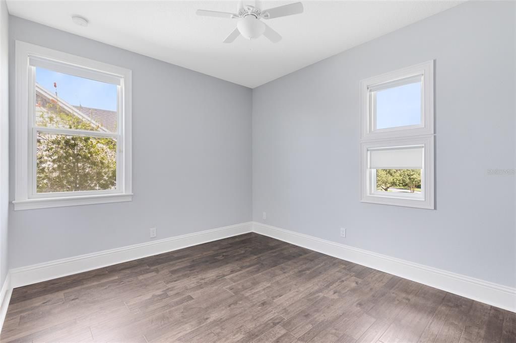 出租: $4,500 (4 贝兹, 3 浴室, 2955 平方英尺)