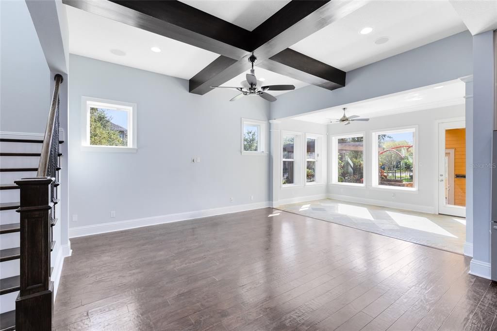 出租: $4,500 (4 贝兹, 3 浴室, 2955 平方英尺)