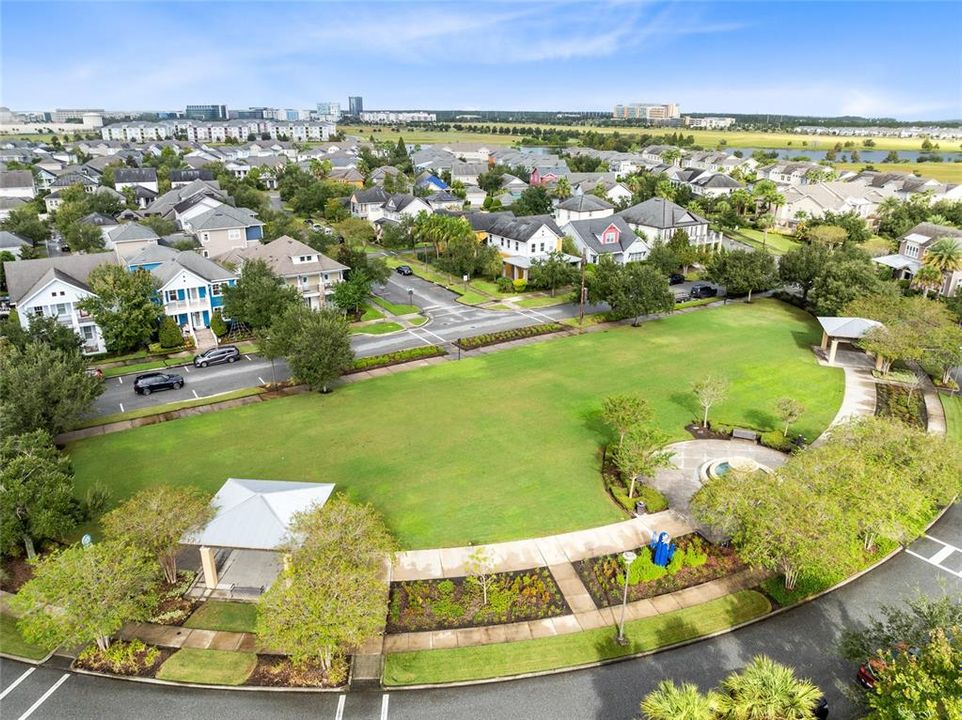 出租: $4,500 (4 贝兹, 3 浴室, 2955 平方英尺)