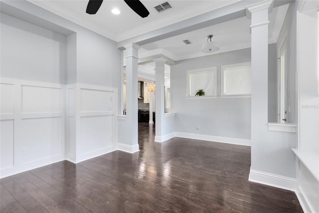 出租: $4,500 (4 贝兹, 3 浴室, 2955 平方英尺)