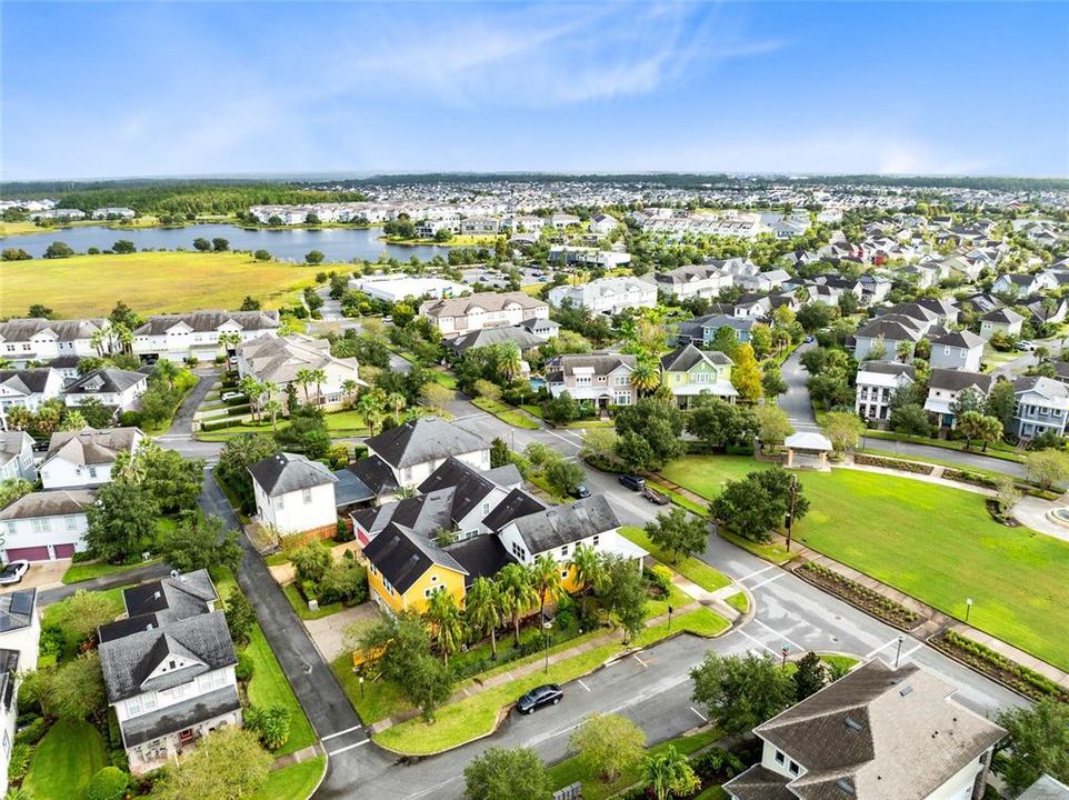 出租: $4,500 (4 贝兹, 3 浴室, 2955 平方英尺)