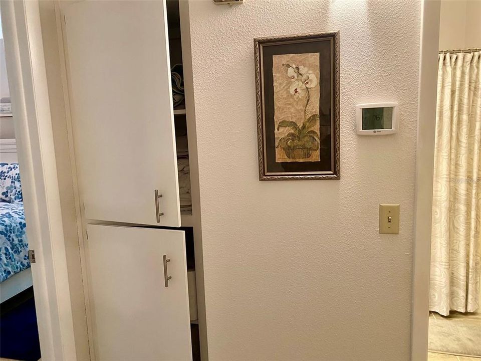 For Sale: $167,500 (2 beds, 2 baths, 1100 Square Feet)